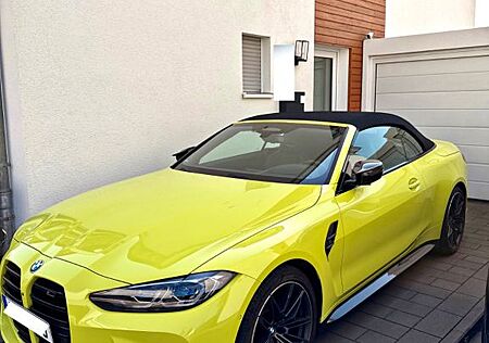 BMW M4 Competition M xDrive Cabrio Sao Paolo Gelb