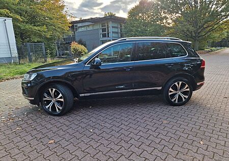 VW Touareg Volkswagen 3.0 V6 TDI-AHK-Panoramadach-Bixenon-Voll
