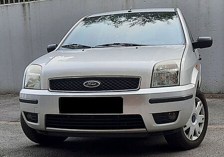 Ford Fusion 1.4 16V / gut gepflegt und rostfrei