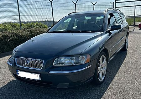 Volvo V70 V70II T5 260ps Turbo 5zyl LPG/Leder/Stdhz/BiXen