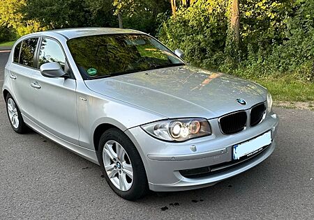 BMW 118i Edition Lifestyle.Aut.Navi.Xenon.PDC.SH.Vol