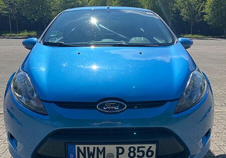 Ford Fiesta 1,25 60kW Trend 8x Bereift TÜV