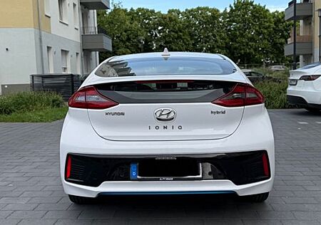 Hyundai Ioniq 1.6l GDi PLUG-IN HYBRID Premium Premium