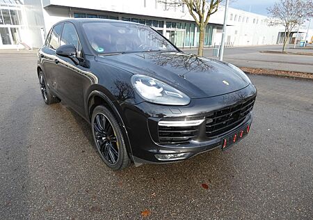 Porsche Cayenne Turbo S "Panoramadach" 1.Hand