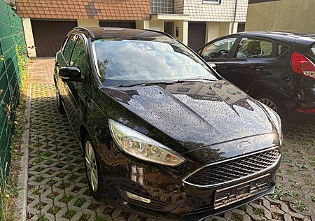Ford Focus 1.5 Turnier/Kombi *Business* - gepflegt