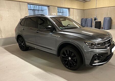 VW Tiguan Allspace Volkswagen R-Line 4MOTION Pano 7-Sitze