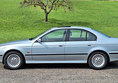 BMW 528i A - 2. Hand, TÜV ohne Mängel, Komfortsitze