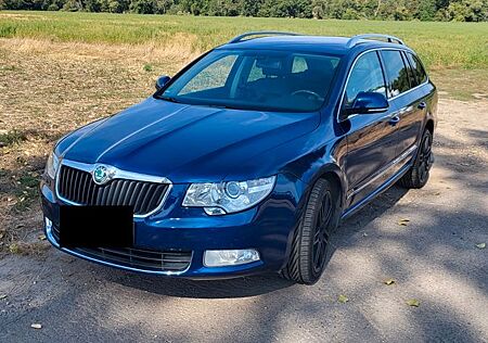 Skoda Superb 1.8 TSI Elegance+Kombi+Leder+Bi-Xenon+PDC+ABS