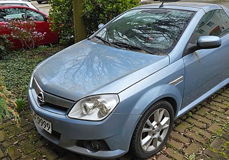Opel Tigra 1.8 -