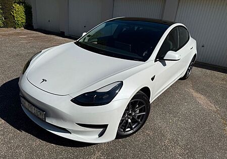 Tesla Model 3 Hinterradantrieb RWD