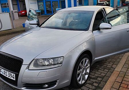 Audi A6 2.4 multitronic -