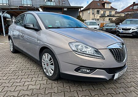 Lancia Delta Oro Klimaanlage / TÜV NEU
