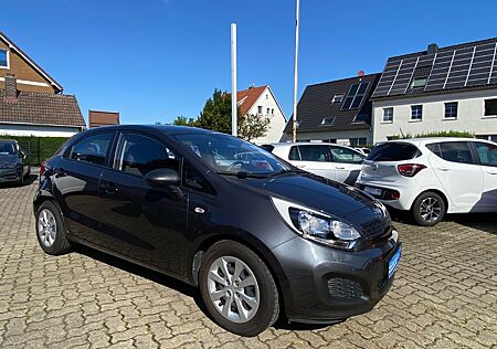 Kia Rio gebraucht kaufen Kia Rio 1.2 Dream Team 1-Hand / Klimaanlage/ 5.türig
