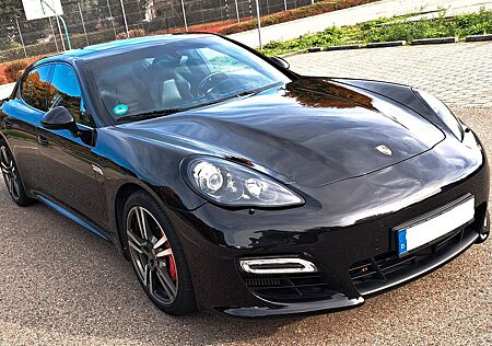 Porsche Panamera Turbo S mit Approved Garantie bis 8/25