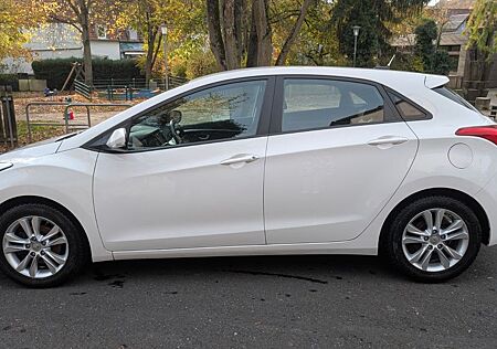 Hyundai i30 1.4 FIFA World Cup EDITION mit TÜV Gutachten