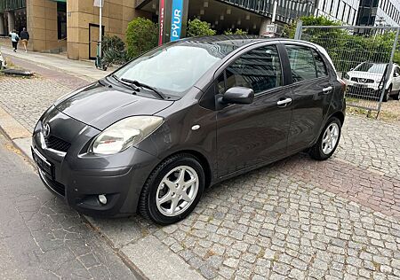 Toyota Yaris Life 1.3 Klimatronik 86000Tkm Tüv 11/26