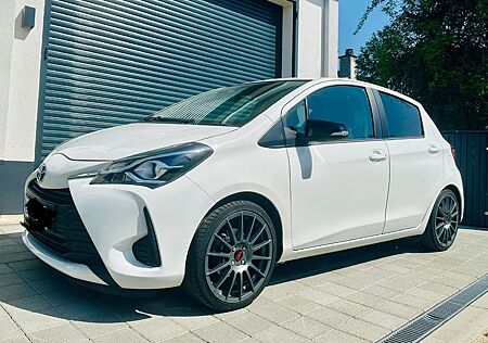 Toyota Yaris 1,0-l-VVT-i Comfort, Rückfahrk. 8-fach ber