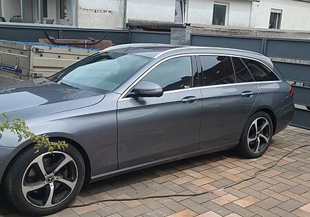 Mercedes-Benz E 300 d T Autom. -
