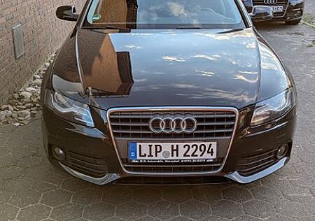 Audi A4 2.0 TDI 105kW multitronic Voll Scheckheft