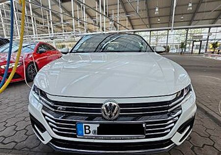 VW Arteon Volkswagen R-Line