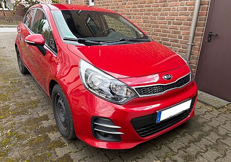 Kia Rio 1.1 Diesel Dream-Team Edition + Ausstattung
