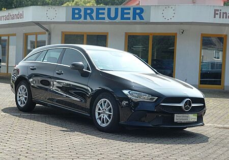 Mercedes-Benz CLA 200 Shooting Brake CLA 200 d DISTERONIC Auto