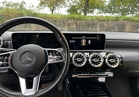 Mercedes-Benz A 250 DCT -