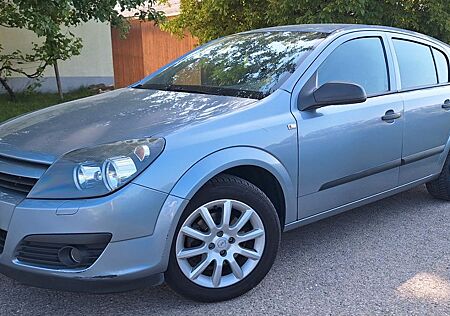 Opel Astra H Lim. Basis