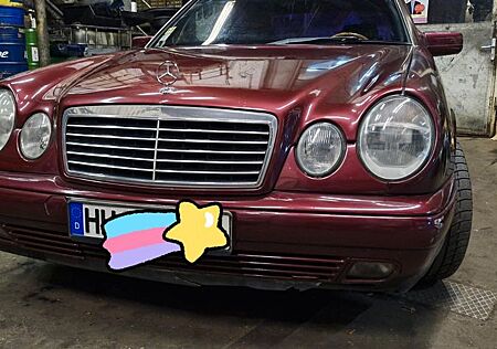 Mercedes-Benz E 200 CLASSIC Classic