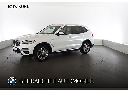 BMW X3 30e Park-Assistent HiFi Panoramadach Sportsit