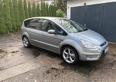 Ford S-Max 2,0 TDCi mit abnehmbarer AHK, TÜV 11/27