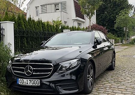 Mercedes-Benz E 220 d Autom. - AMG mit Soundsystem