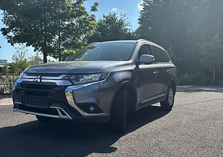 Mitsubishi Outlander 2.0 MIVEC Diamant ClearTec 2WD Diamant