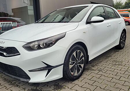 Kia Cee'd Ceed Spin*Navi*Shzg*Lhzg*PDC*Cam*16Zoll*Klima*