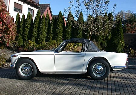 Triumph TR4 A IRS / RHD