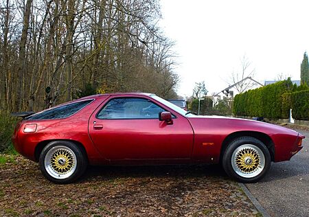 Porsche 928 Coupe 4,5L, 8-Zyl. 5-Gang HS, BBS-Felgen