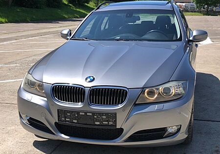 BMW 330d xDrive Touring Pano+Leder+Navi Pr.+Top