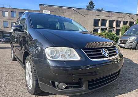 VW Touran Volkswagen Highline LEDER/XENON/SHZ/SCHIEBEDACH