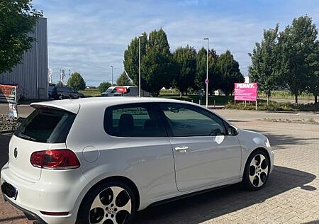 VW Golf Volkswagen 2.0 TSI DSG GTI - Top gepflegt
