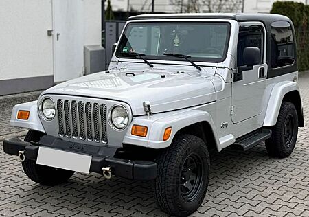 Jeep Wrangler 4.0 Sahara *Klima & TOP Zustand* 0 Rost