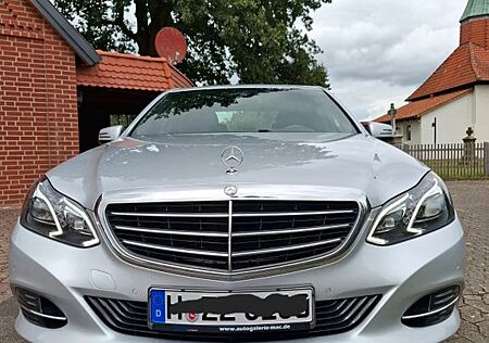 Mercedes-Benz E 250 ELEGANCE Autom. ELEGANCE