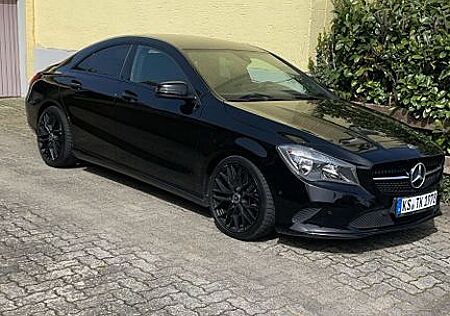 Mercedes-Benz CLA 200 AMG Line AMG Line