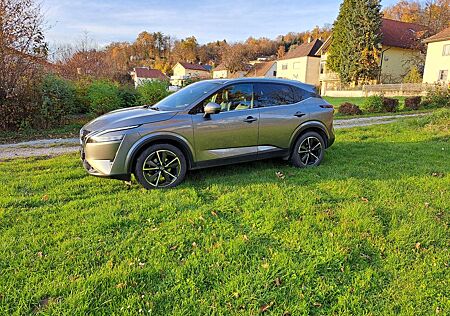 Nissan Qashqai J12 (A) Tekna 1.3 DIG-T MHEV 158PS AT (A