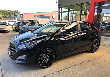 Hyundai i30 blue Trend NAVI/R-Kamera/SHZ