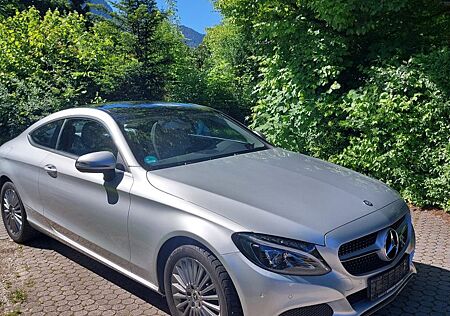 Mercedes-Benz C 400 4MATIC AMG Line Autom. AMG Line