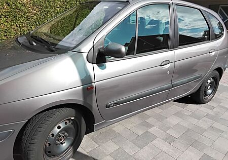 Renault Scenic Expression 1.6 16 V