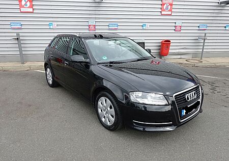 Audi A3 1.2 TFSI Attraction Sportback Unfallfrei TÜV