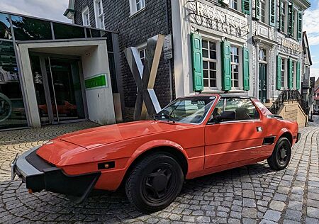 Fiat X 1/9 Targa mit Original Leder-Innenausstattung