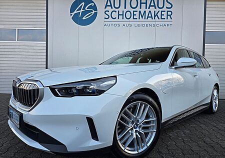 BMW 530e Touring*19´´AHK.ACC,ad.LED,RFK,Dr.Ass+,1Hd.