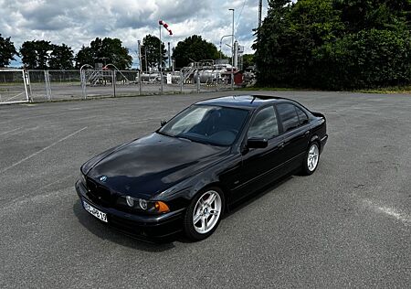 BMW 525i A -